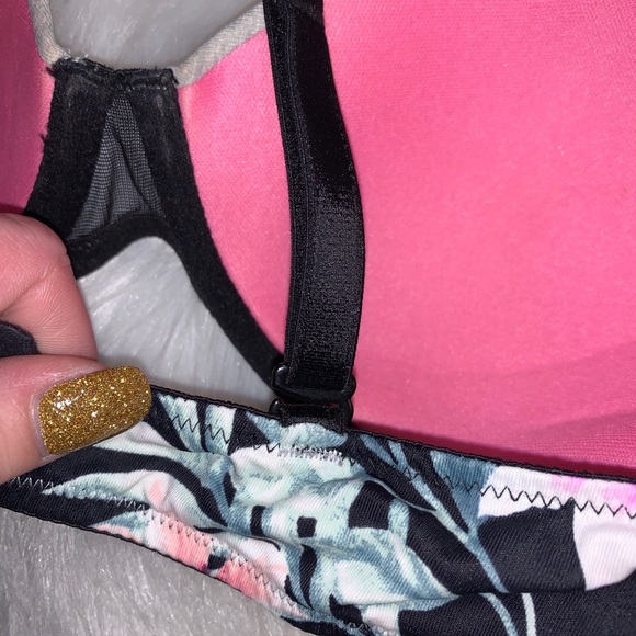 PINK Victoria’s Secret bra - Picture 5 of 5